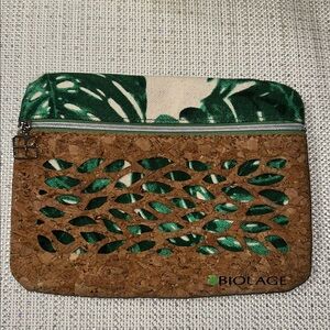 BIOLAGE Ivory Green Tan Cotton Canvas Oak Cork Zip Make Up Cosmetic Travel Bag